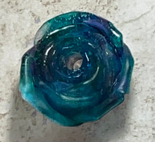Load image into Gallery viewer, Shimmer Rose Straw Topper
