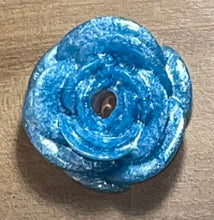 Load image into Gallery viewer, Shimmer Rose Straw Topper
